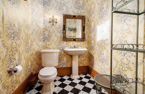 Manistee Cama Y Desayuno | The Chandelier Bed & Breakfast ROOM#3