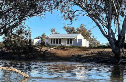 Darlington Point Cabina | The River Cabin