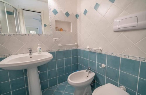Cugnana Verde Apartamento | Apartment 'Bella Vista 1' with Sea View, Wi-Fi and Air Conditioning