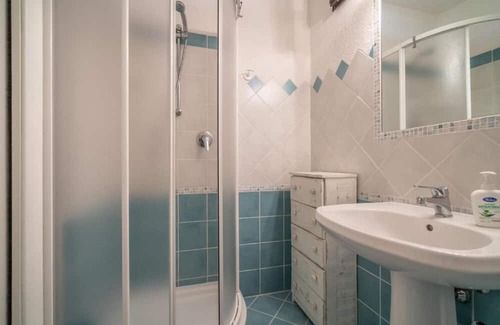 Cugnana Verde Apartamento | Apartment 'Bella Vista 1' with Sea View, Wi-Fi and Air Conditioning