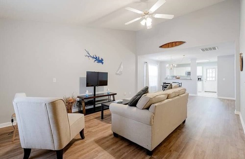 Chapin Casa | On Lake Time | 2BR | Minutes To Lake Murray