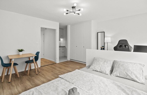 Winterthur Apartamento | City Center Twin Bed Workplace Washer