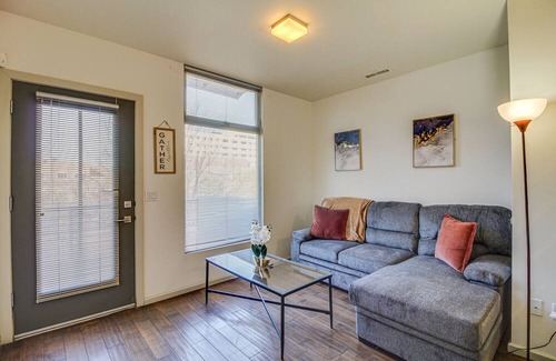Raynolds Addition Casa | Albuquerque Townhome w/ Rooftop Deck & Gas Grill!