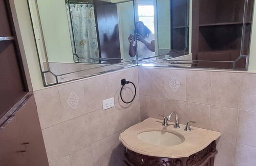 Nassau Casa | Tropical Haven. Your home away from home to relax and enjoy the island breeze.