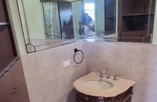 Nassau Casa | Tropical Haven. Your home away from home to relax and enjoy the island breeze.