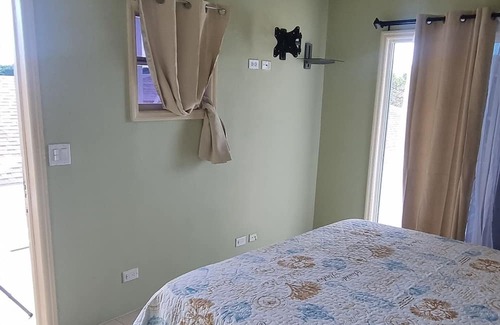 Nassau Casa | Tropical Haven. Your home away from home to relax and enjoy the island breeze.