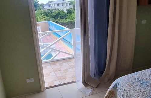 Nassau Casa | Tropical Haven. Your home away from home to relax and enjoy the island breeze.