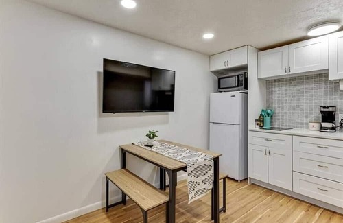 Sandy Casa | Canyon Cottage | Sandy | 2 bd 1 ba | Workspace