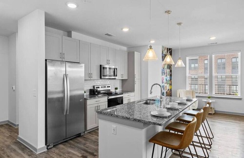 Metrocenter - North Rhodes Park Apartamento | Spacious 2BR - 9min to Broadway!