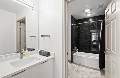 Charlotte Center City Apartamento | 3Bedroom w/ Game Room!