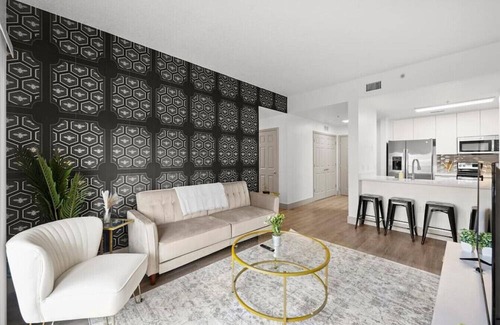 Charlotte Center City Apartamento | Spacious Apt in Uptown w/Balcony