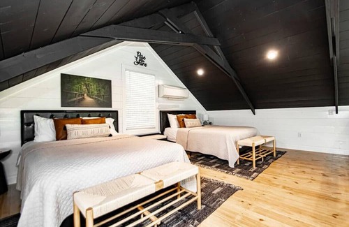 Newnata Cabina | Beautiful Lakefront Cabin