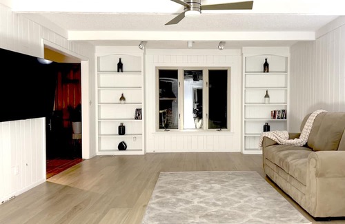 Overland Park Casa | THE CASTLE HOUSE