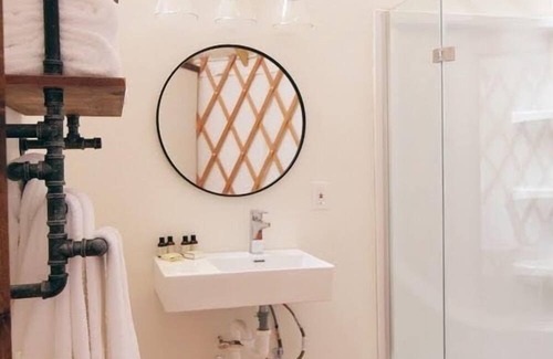 Johnson City Cabina | Johnny Yurts