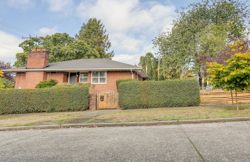 Seaview Apartamento | Charming & Cozy Seattle Apartment w/ Fireplace!