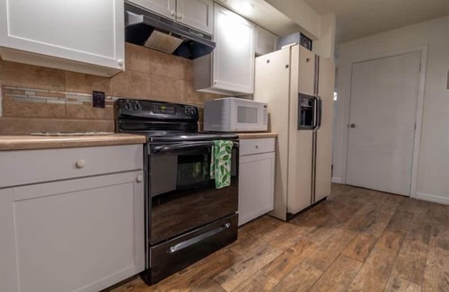 Harris Apartamento | 2 Bedroom 764405 by Houzlet