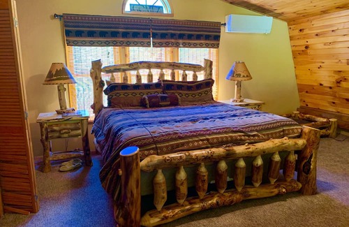 Mongaup Valley Cabina | Cozy post n beam barn cabin