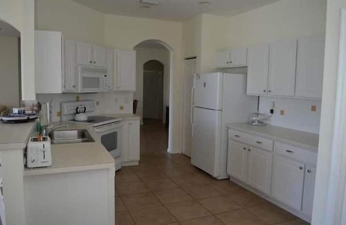 Gifford Apartamento | 3 Bedroom 738008 by Houzlet
