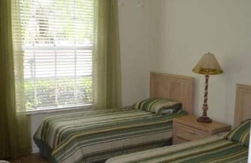 Gifford Apartamento | 3 Bedroom 738008 by Houzlet