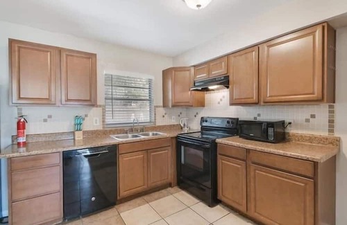 West Meadows Apartamento | 4 Bedroom 737801 by Houzlet
