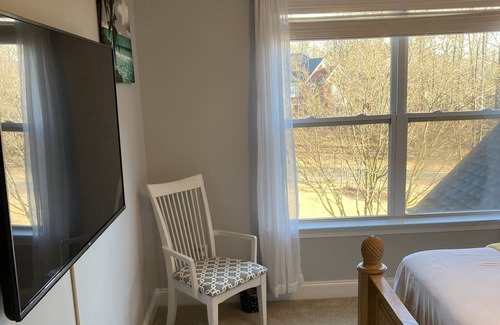 Braselton Casa | Hotel-schmotel! Choose peace over guests disturbing the peace, calm over chaos!