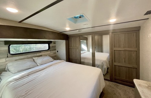 Braden River Casa | Modern Camper/RV in Sarasota - 9 min from Myakka Park