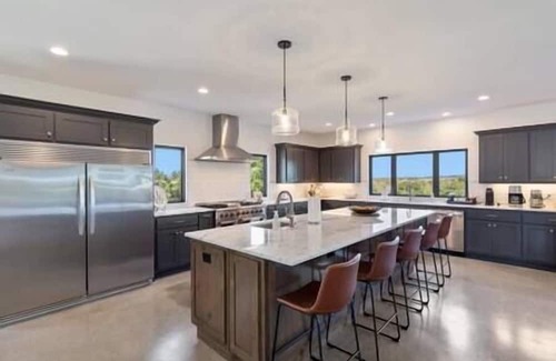 La Grange Casa | La Grange Modern Farmhouse, breathtaking views!