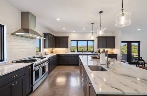 La Grange Casa | La Grange Modern Farmhouse, breathtaking views!