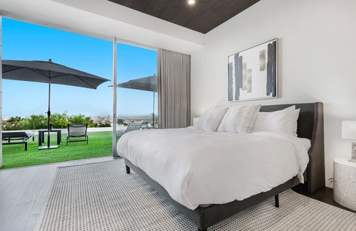 Hollywood Heights Casa | Los Tilos