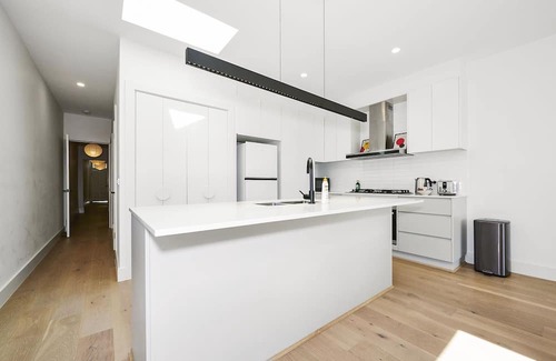 Brunswick North Casa | Homely Cottage in Davies St - Private Garden