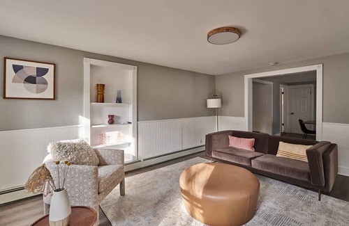 West Saugerties Casa | Cole Bank by Summer | Modern Farmhouse