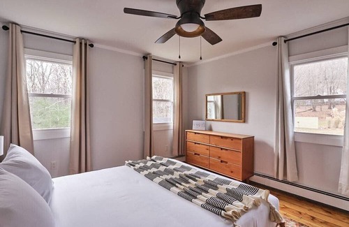 West Saugerties Casa | Cole Bank by Summer | Modern Farmhouse