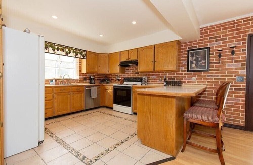 Sheridan Casa | Large Family Size Home Near Lakes, Rivers and Historical Attractions