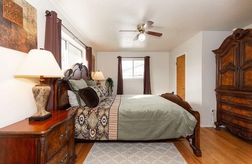 Sheridan Casa | Large Family Size Home Near Lakes, Rivers and Historical Attractions