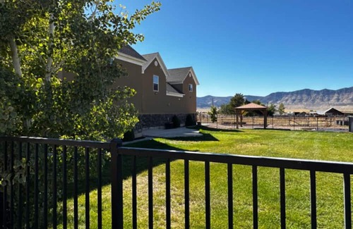 Scipio Casa | Cozy large home w/ mountain views! Perfect place to stay to hunt, fish & hike.