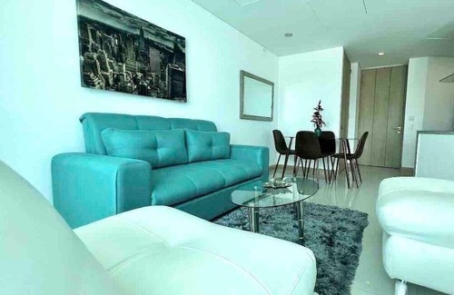 Riomar Casa | Luxury Apartment Hilton WI-FI, TV, Pool and Gym