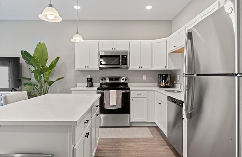 Laotto Condominio | Modern Comforts: 3BR Townhouse #14