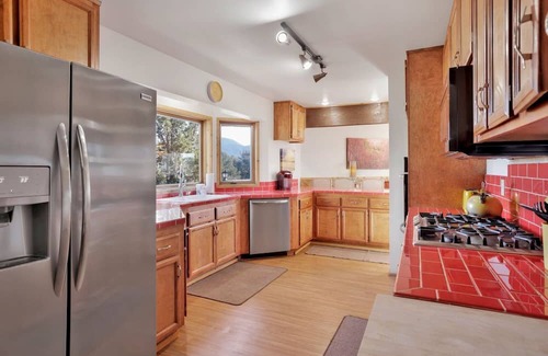 Whispering Forest Cabina | 2394-mt Verdi Mountain Manor 4 Bedroom Cabin by RedAwning