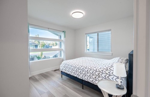 Latah Valley Casa | Beautiful Spacious Modern Home