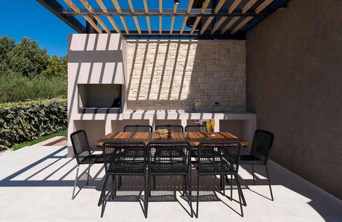 Kadumi Casa | Villa Albona, modern villa for 4 people with heated pool, whirlpool and sauna only 5.5 km from Porec