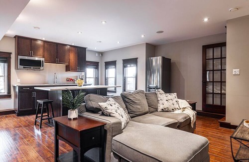 Perth East Apartamento | Large 2 Level, Private Guest Suite, Attached to Main House with Separate Entry