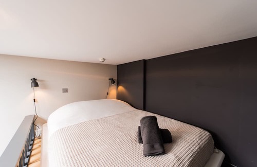 Zuidwal Apartamento | Haya Historic - 'pinot Noir'