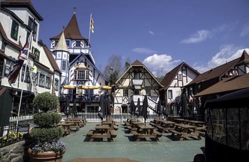 Helen Condominio | SchonerPlatz