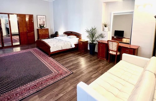 Baden Apartamento | Holiday Apartment "In Wienerwald Residenz" with Mountain View & Wi-Fi