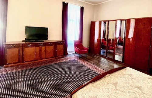 Baden Apartamento | Holiday Apartment "In Wienerwald Residenz" with Mountain View & Wi-Fi