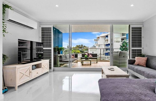 Urangan Apartamento | A Gaze upon the Pier