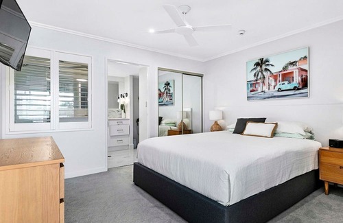 Urangan Apartamento | A Gaze upon the Pier