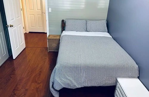 Broomall Casa | Sophia's Garden Flat A- Quiet & Convenient Suburb