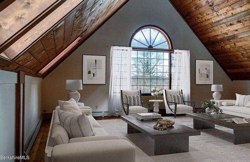 Stockbridge Casa | Meticulously restored serene barn minutes from the best of the Berkshires.