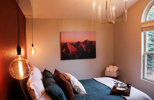 Champaign Casa | The Oasis